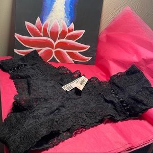 VS Black Thing with Detailed Lace XL